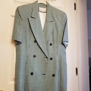 Green/white short-sleeved blazer